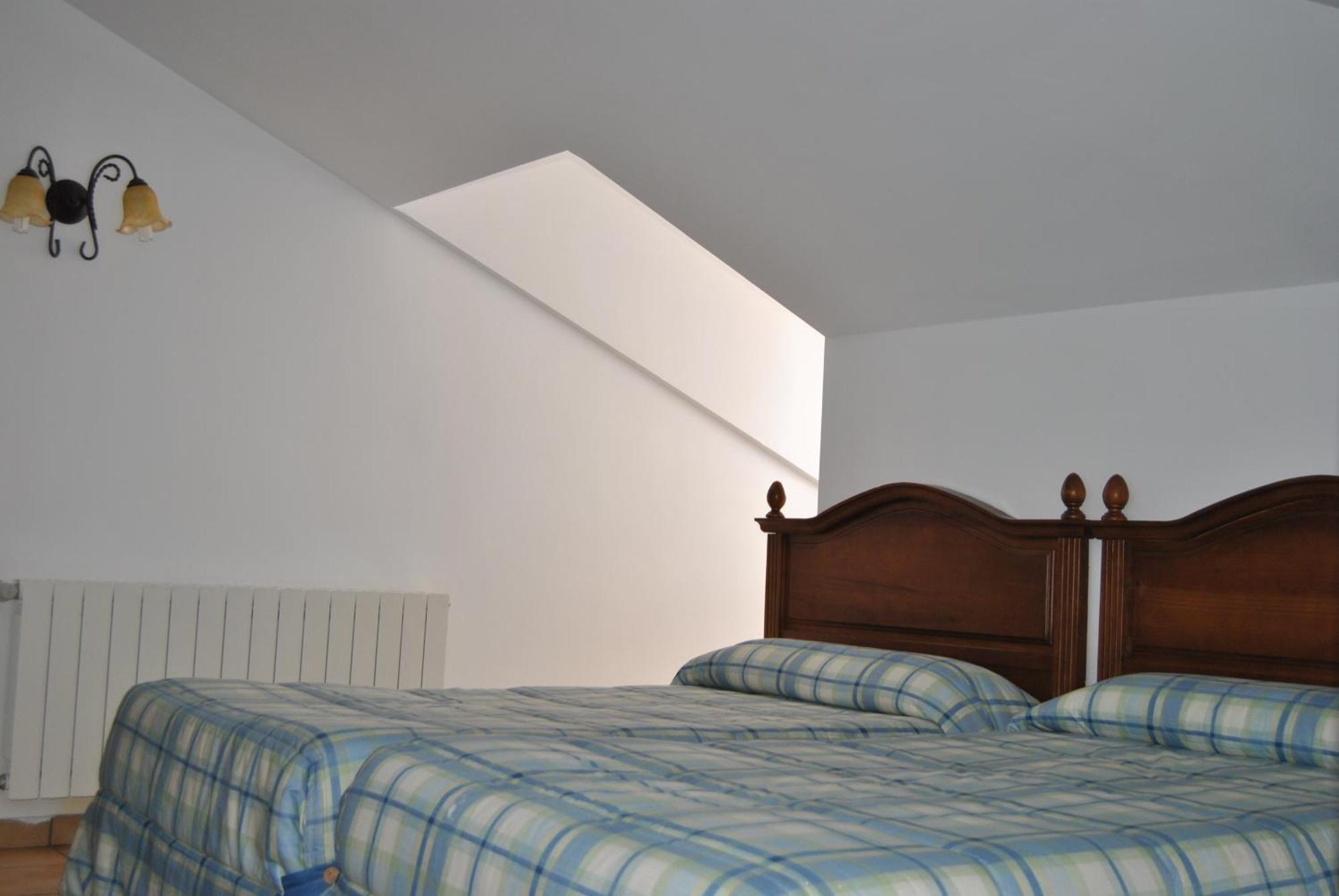Hostal Rural Amador Puente de Vadillos Bilik gambar
